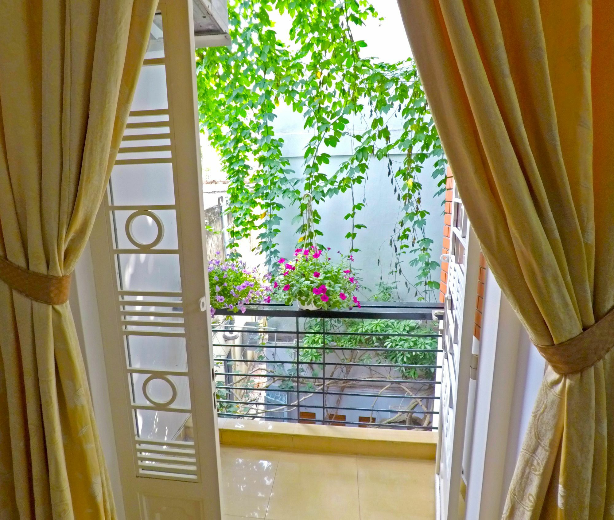 הו צ'י מין סיטי Drop By Saigon Guesthouse מראה חיצוני תמונה
