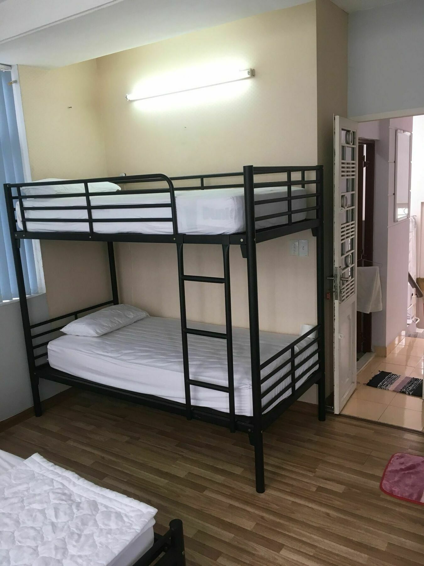 הו צ'י מין סיטי Drop By Saigon Guesthouse מראה חיצוני תמונה